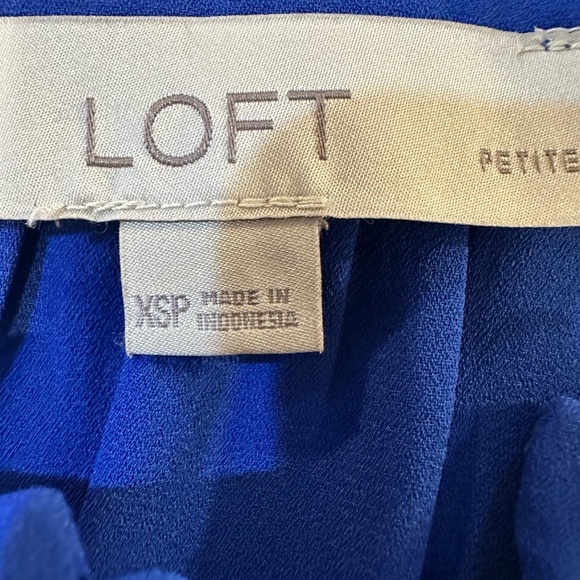 Loft Sleeveless Royal Blue Top with Pearl Buttons Size XS Petite - Picture 3 of 6